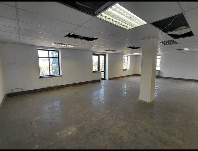 155M² OFFICE TO LET IN MAGALIESSIG